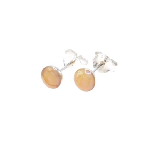 Oorknopjes in zilver 925%, met beige emaille steentjes