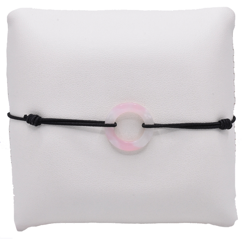 Zwarte elastische koordarmband met een open witte cirkel